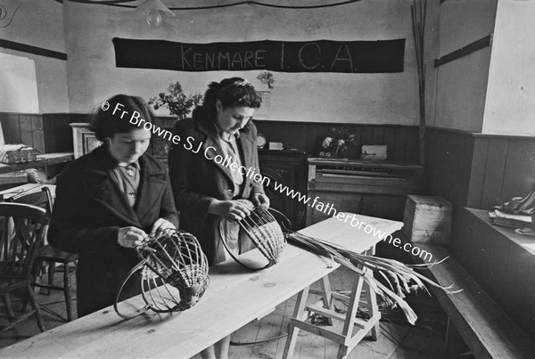 ICA MAKING A SHOPPING BASKET